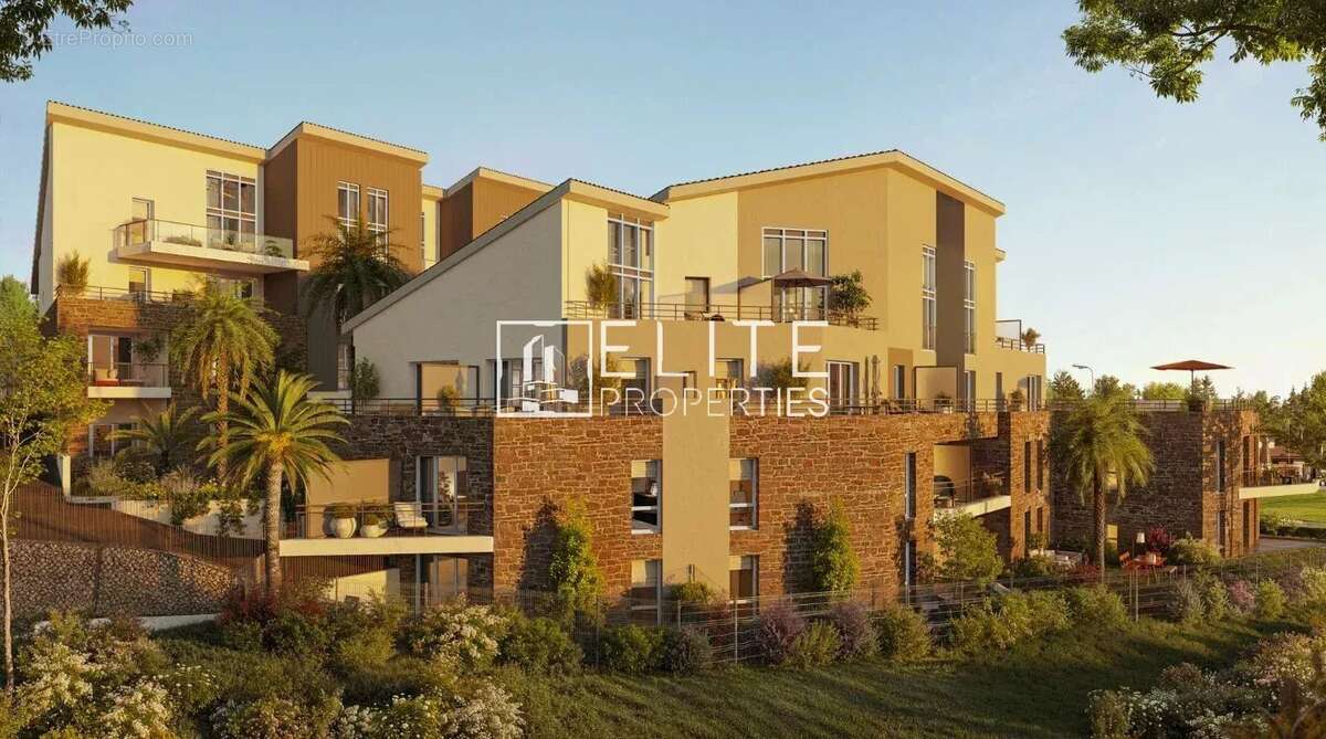 Appartement à CHATEAUNEUF-GRASSE