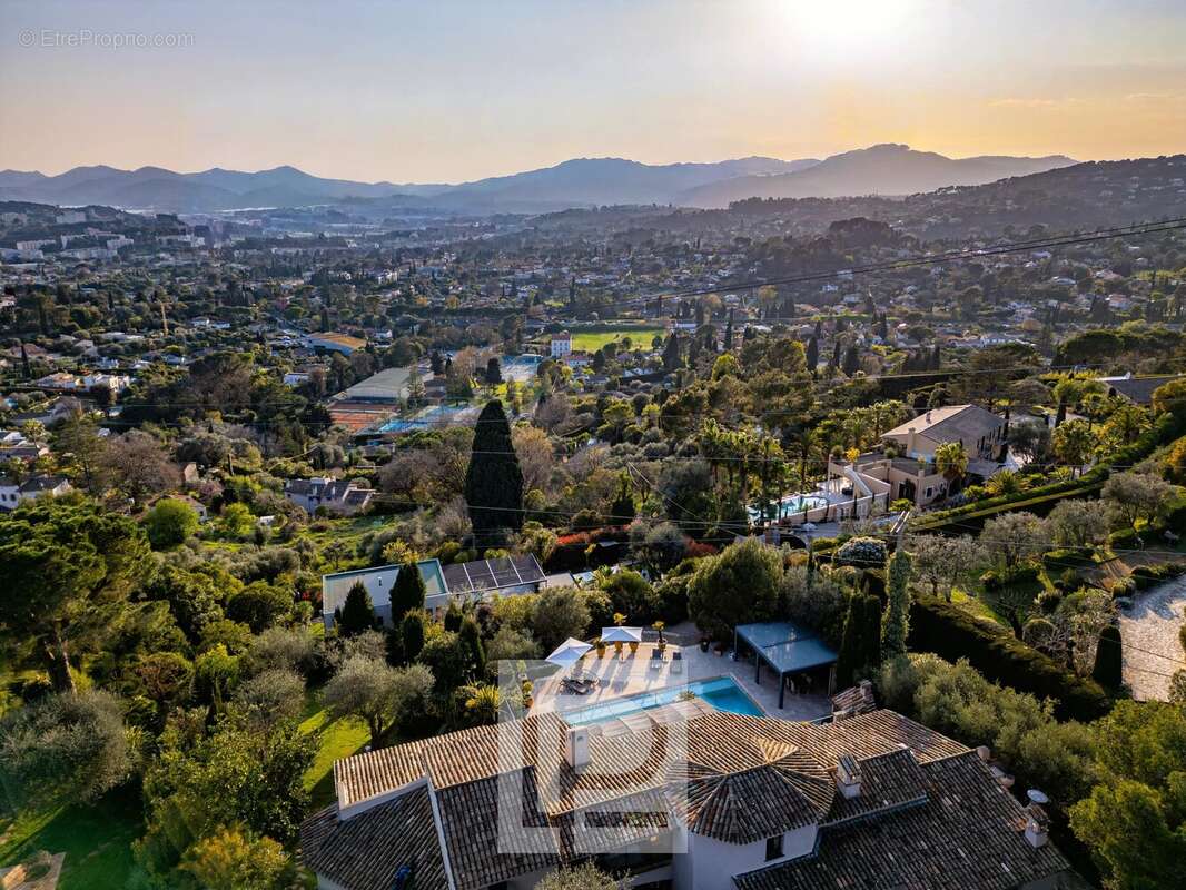 Maison à MOUGINS