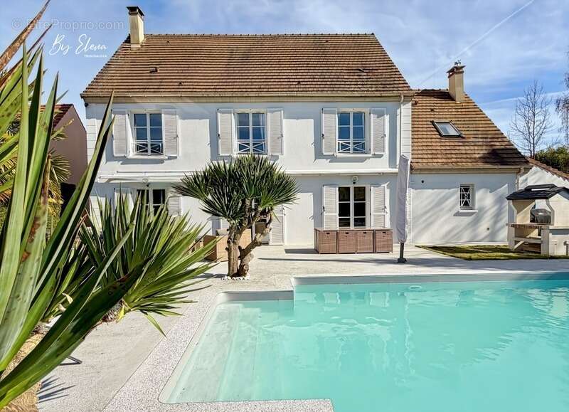 Maison à CLAYE-SOUILLY