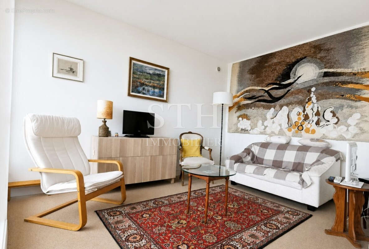 Appartement 53 m² à Paris-15e  - photo 4