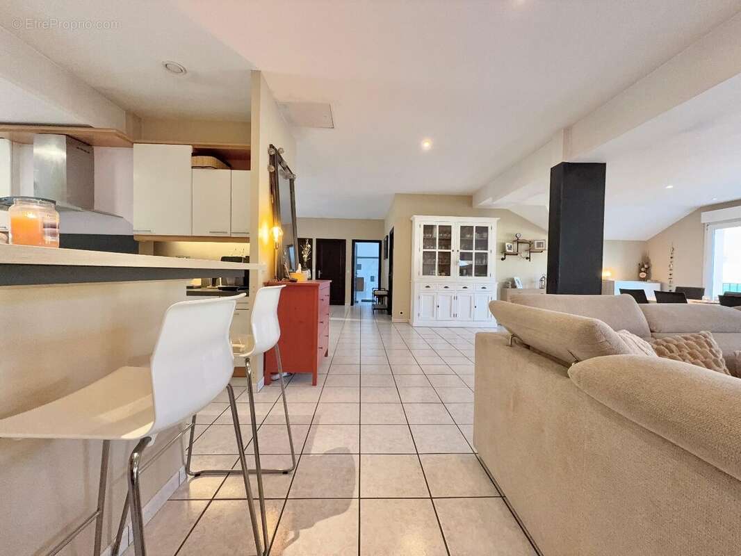 Appartement à ARS-SUR-MOSELLE