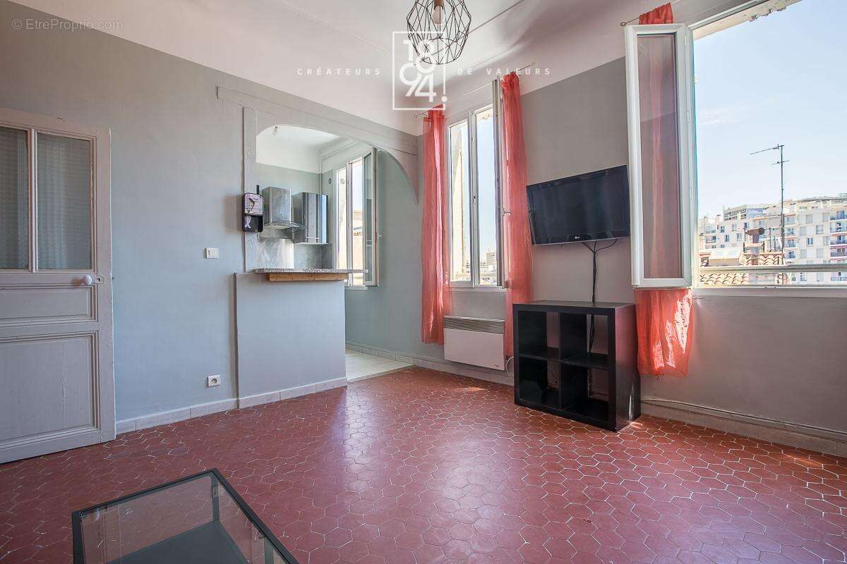 Appartement à MARSEILLE-5E