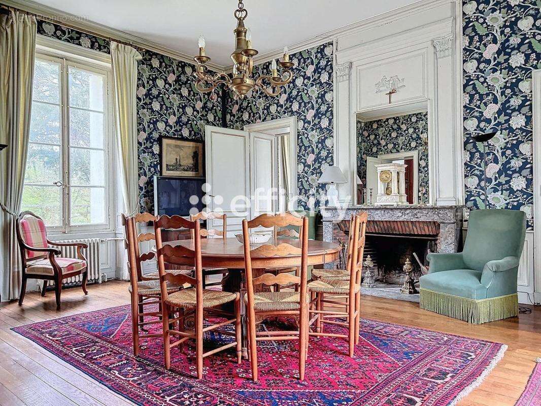 Maison à LATILLE