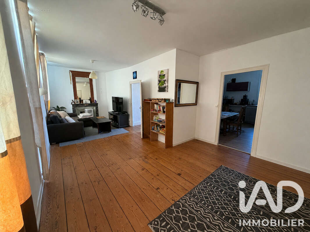 Appartement 300 m² à Laparade  - photo 2