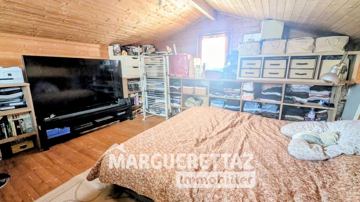 Maison à LA ROCHE-SUR-FORON