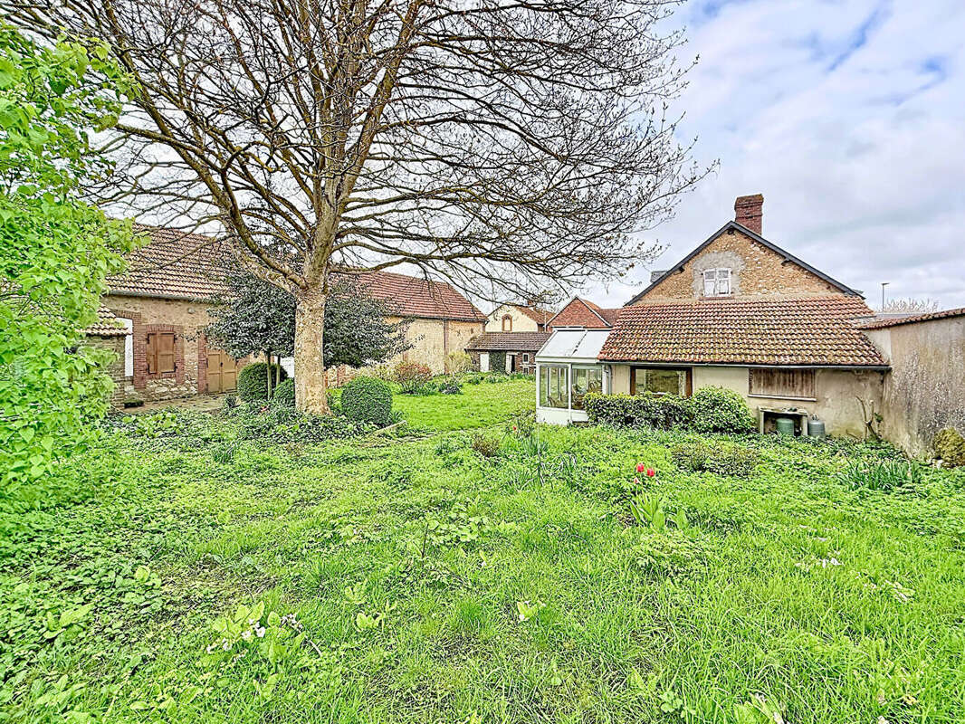 Maison à VER-LES-CHARTRES
