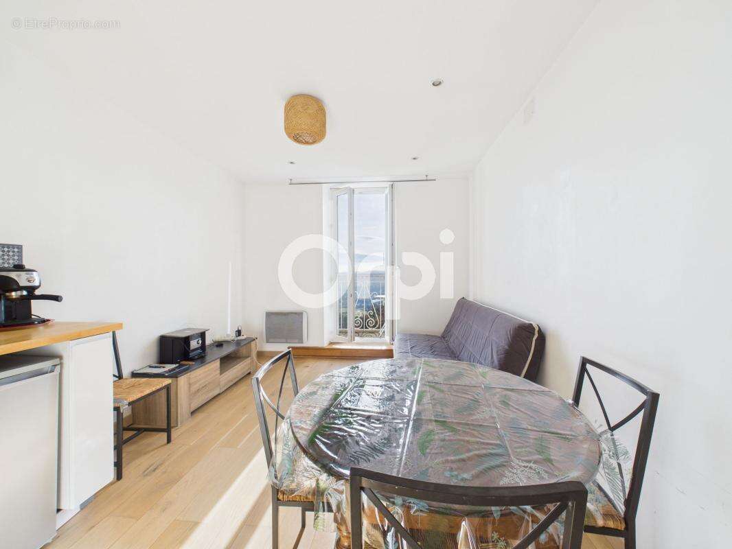 Appartement à MONTAUROUX
