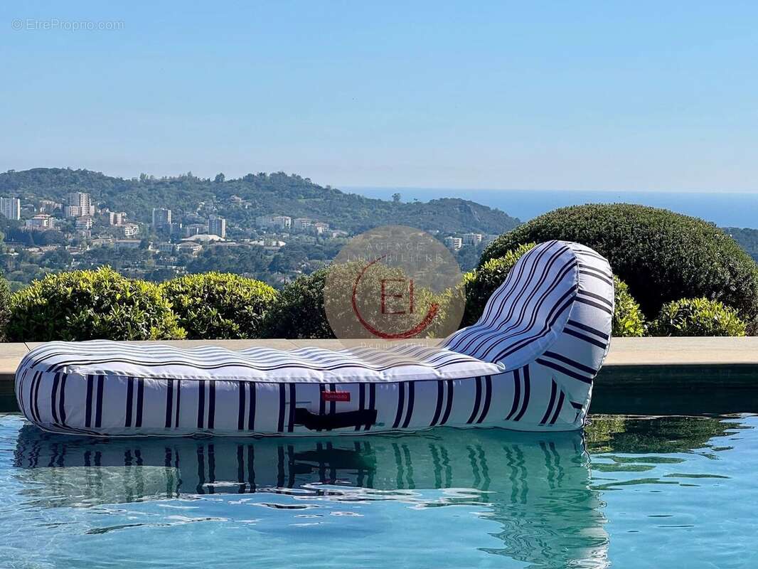 Maison à MOUGINS