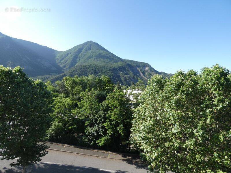 Appartement à VEYNES