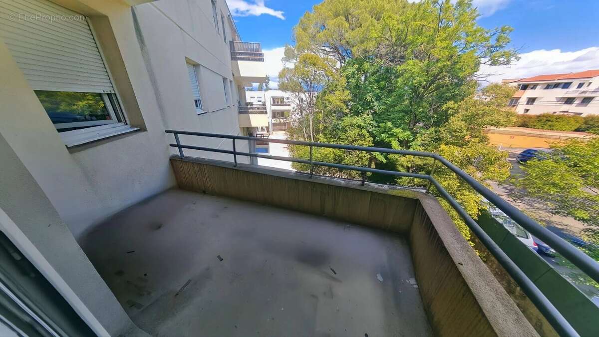 Joli F2 avec terrasse et parking - photo 2
