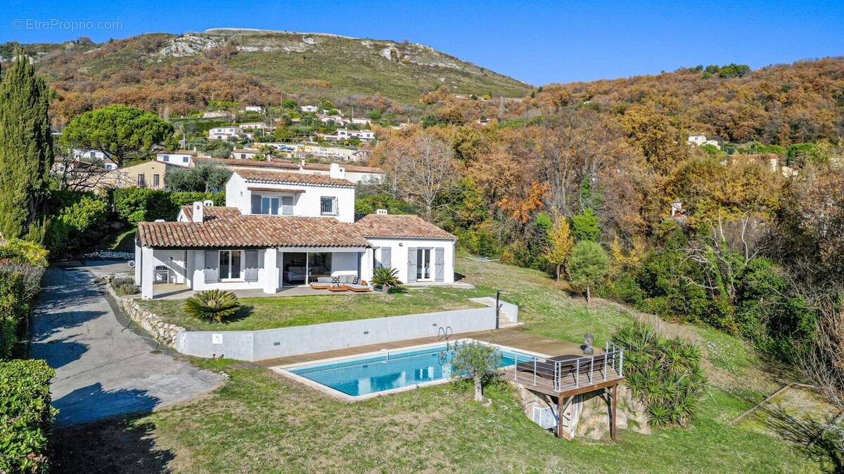 Maison à TOURRETTES-SUR-LOUP