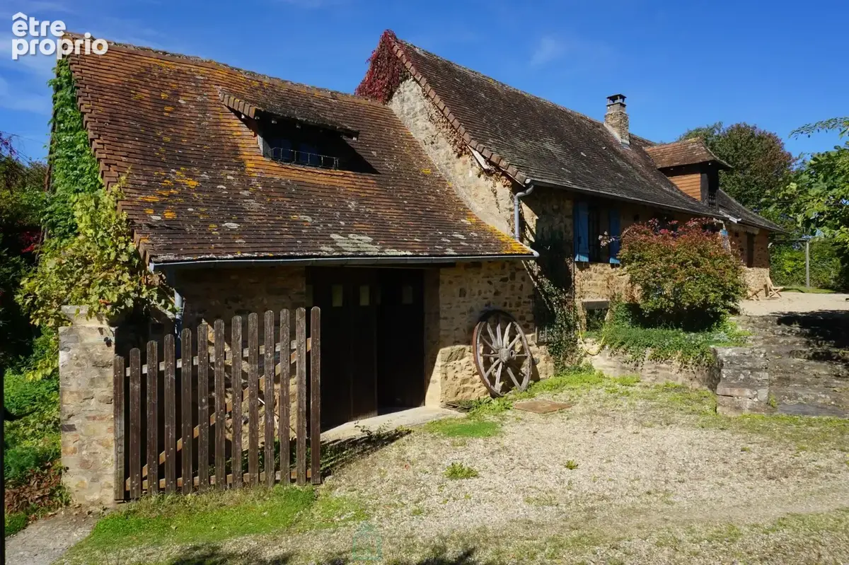 Charmant ensemble immobilier avec deux maisons et piscines au coeur du Périgord vert. - photo 5