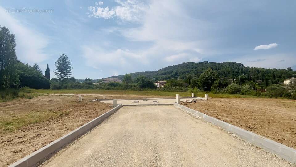 Terrain 832 m² à Draguignan  - photo 3