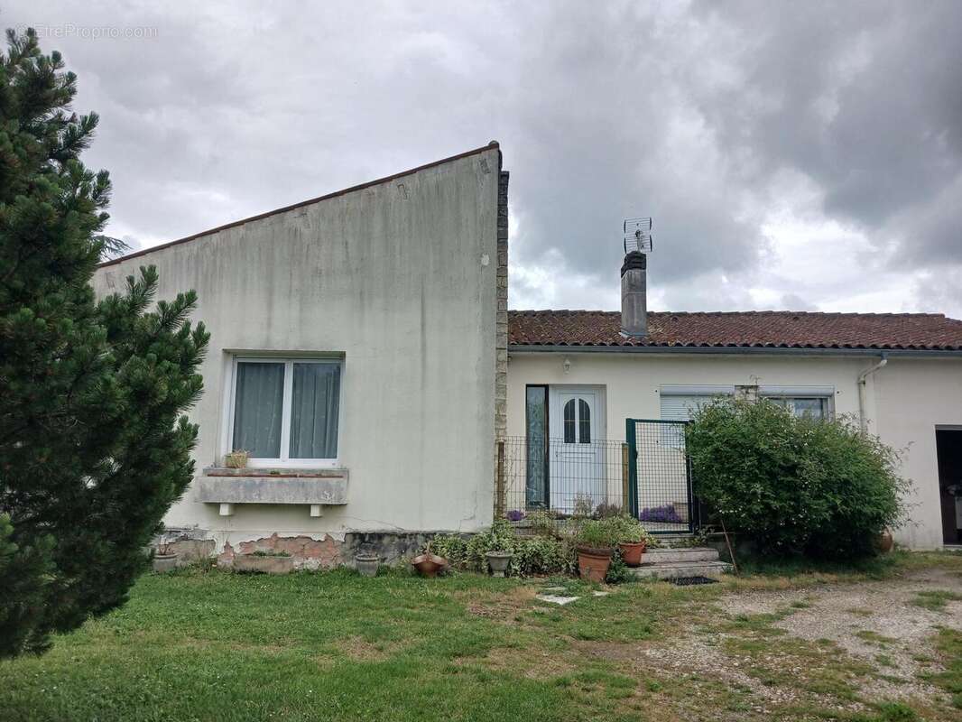 Photo 2 - Maison à CHERMIGNAC