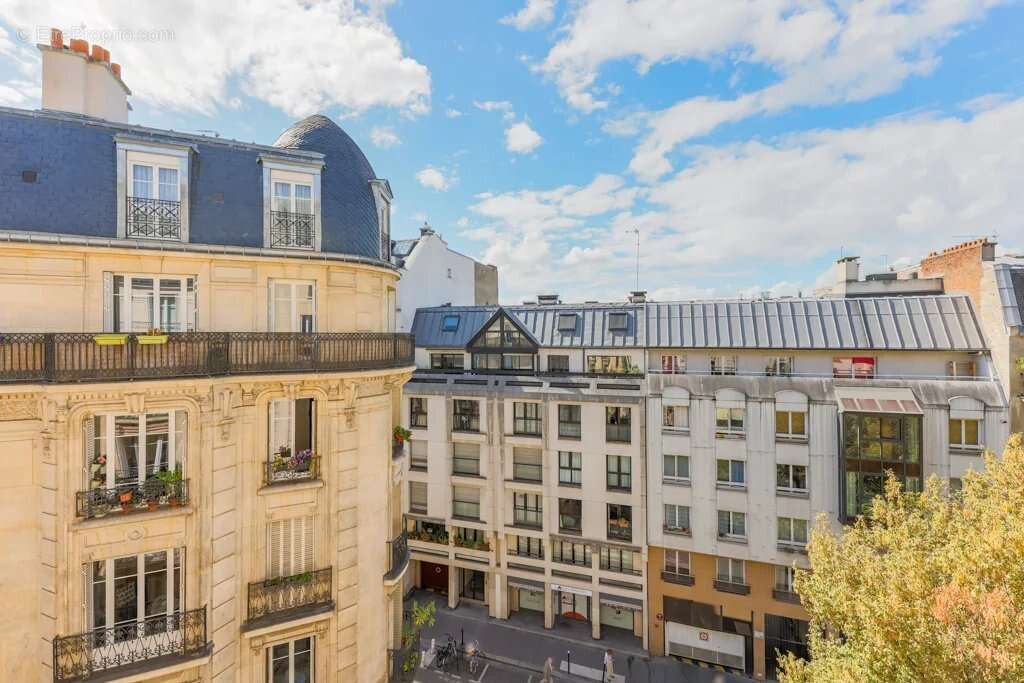 Appartement à PARIS-18E
