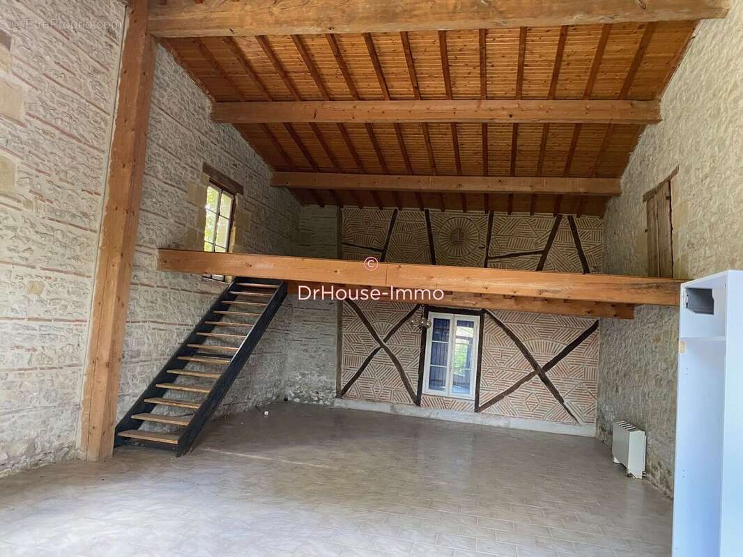 Maison à LAMOTHE-LANDERRON