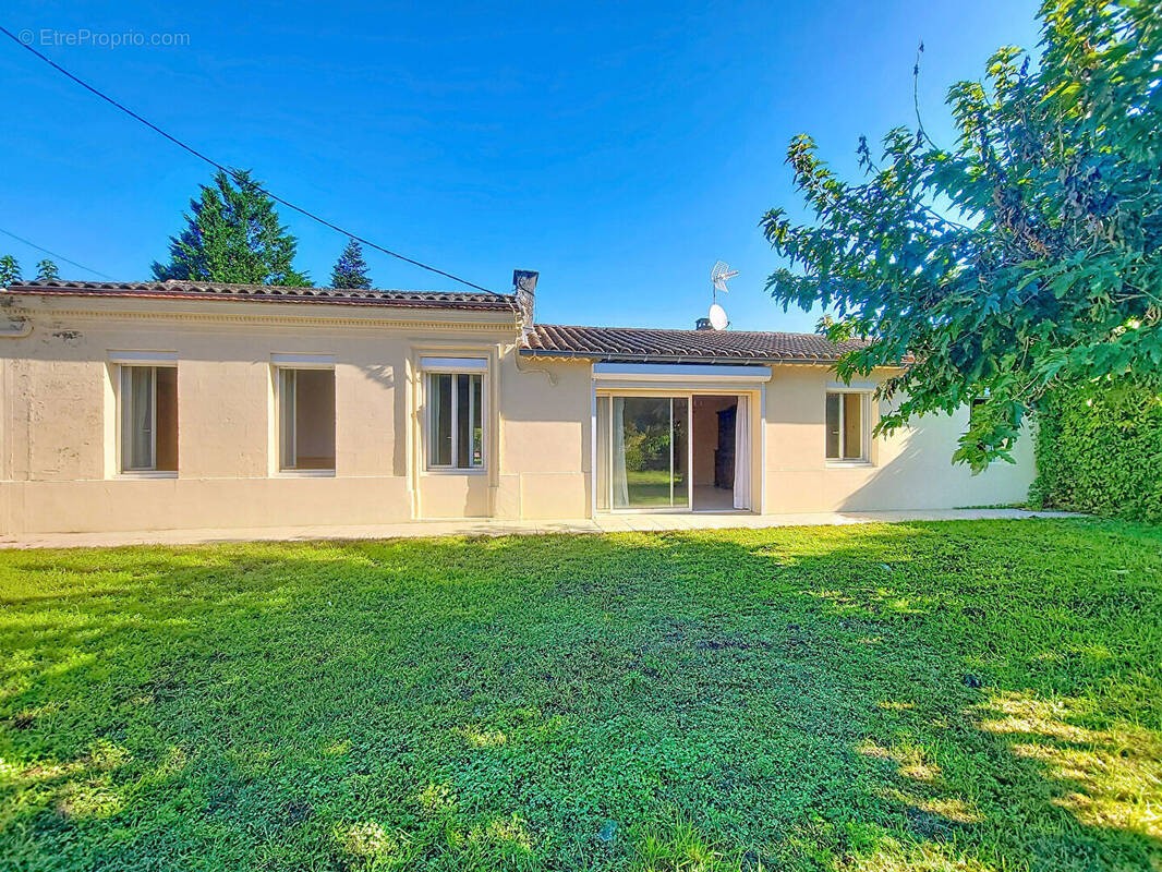 Maison à BLANQUEFORT