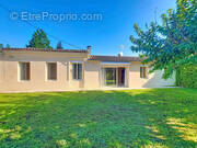 Maison à BLANQUEFORT