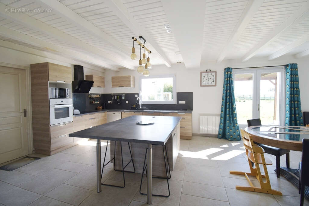 Maison Les Sables d'Olonne 5 pièces 129m2 + T2 45 m2 - photo 3