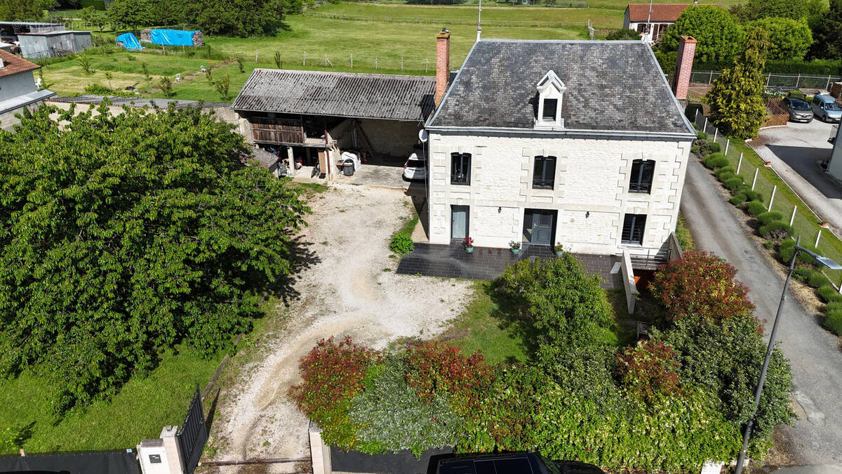 Maison à JAUNAY-CLAN