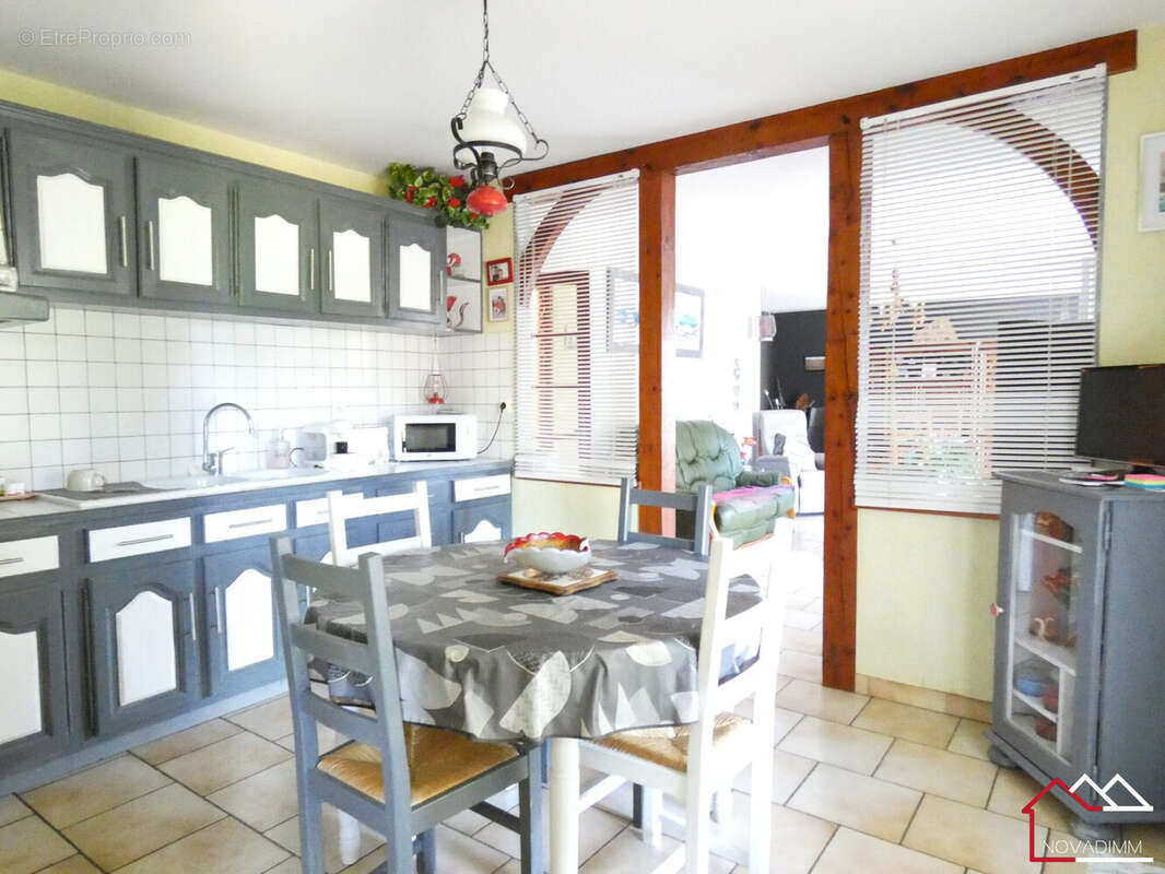 Maison à SAINT-FRONT-DE-PRADOUX