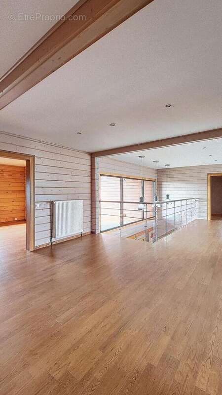 Photo 7 - Commerce à MONTELIER