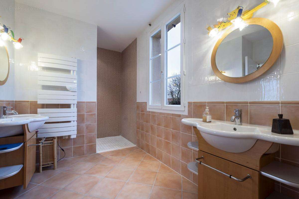 Maison à SAINT-DENIS-DU-PIN