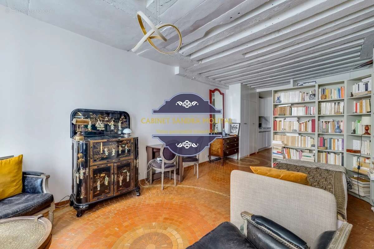 Appartement à PARIS-3E