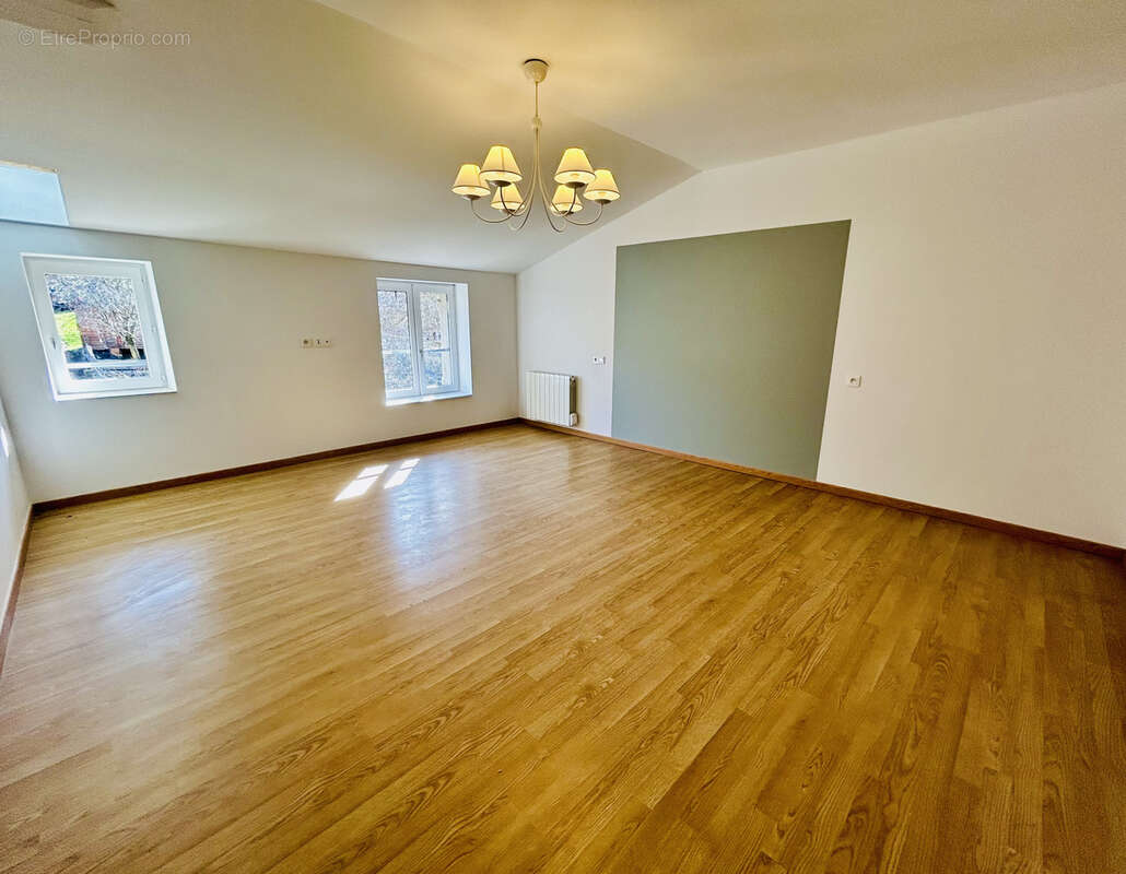 Maison à ESPALY-SAINT-MARCEL