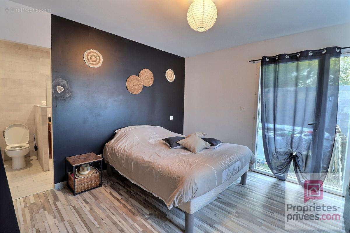 Maison 6 pièces 138 m2 avec GARAGE  - 4 CHAMBRES DONT UNE SUITE PARENTALE 137 m2 avec cellier et garage - photo 4