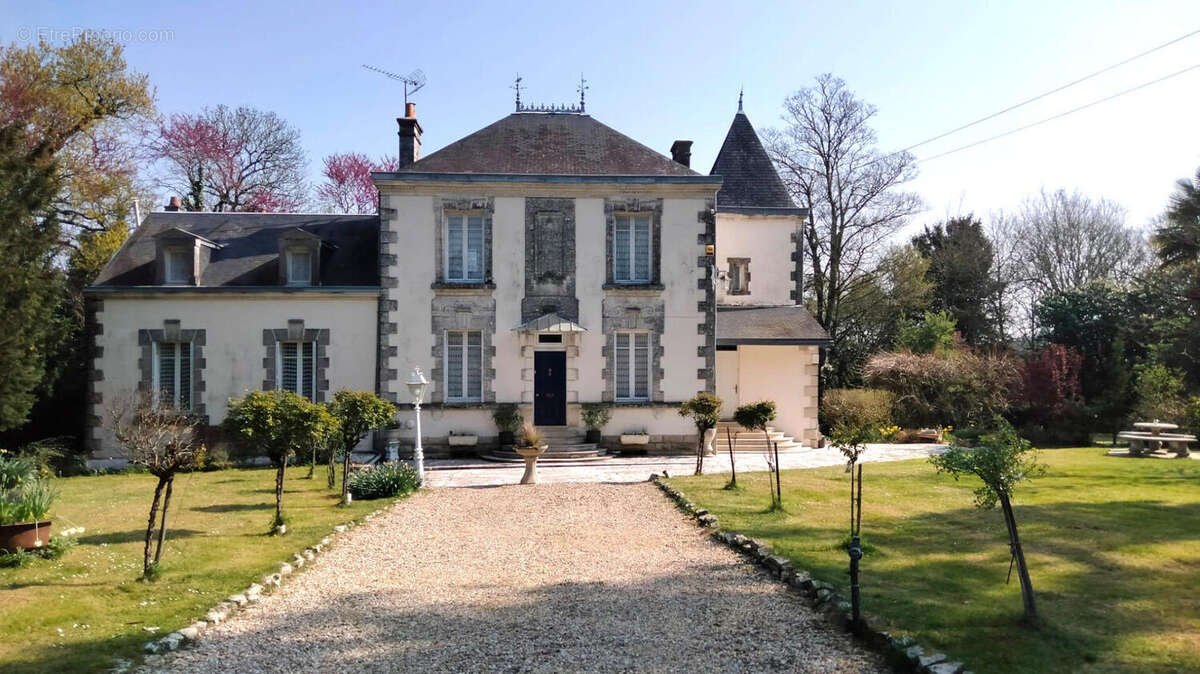 OVERVIEW - Maison à CONDAC
