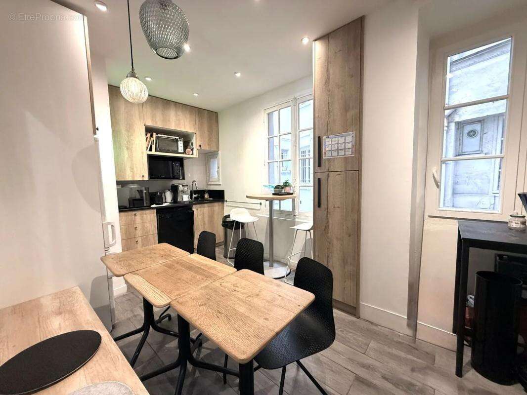 Commerce à PARIS-17E