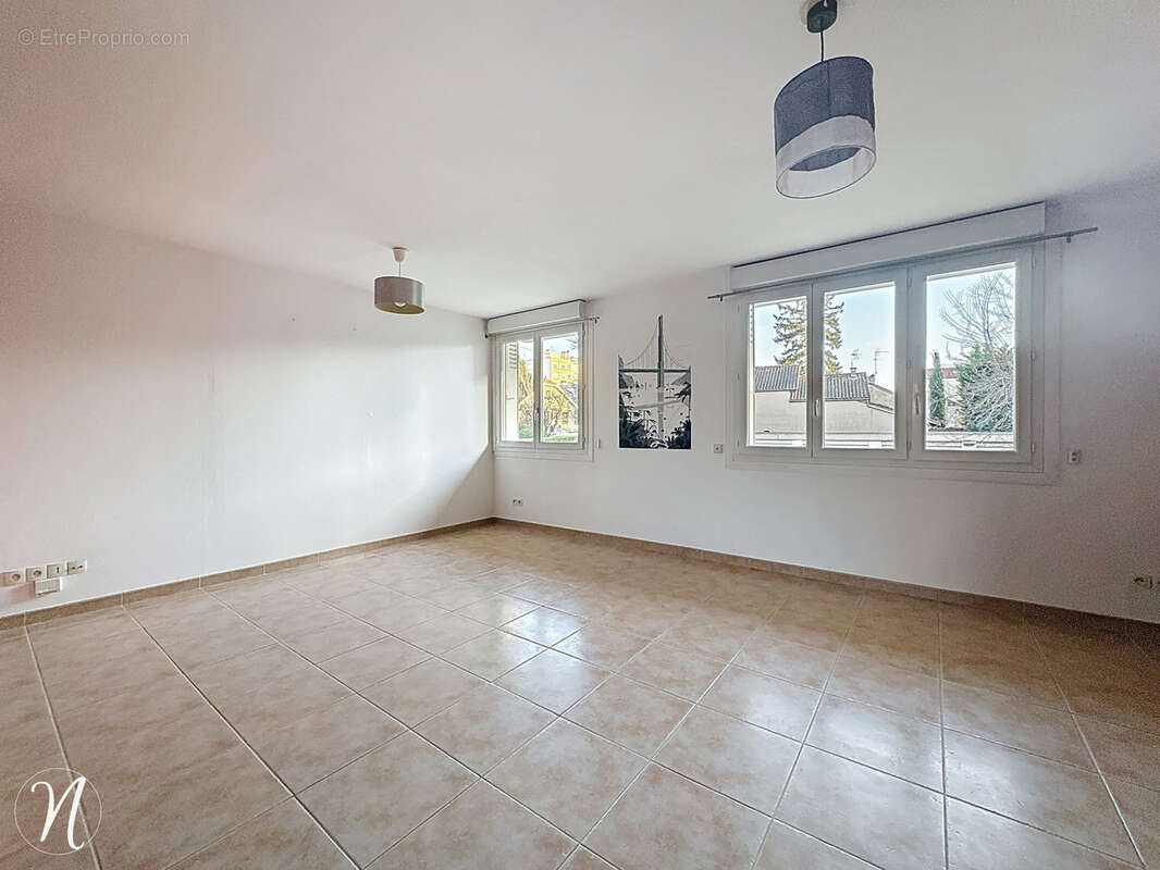 Appartement à BRON