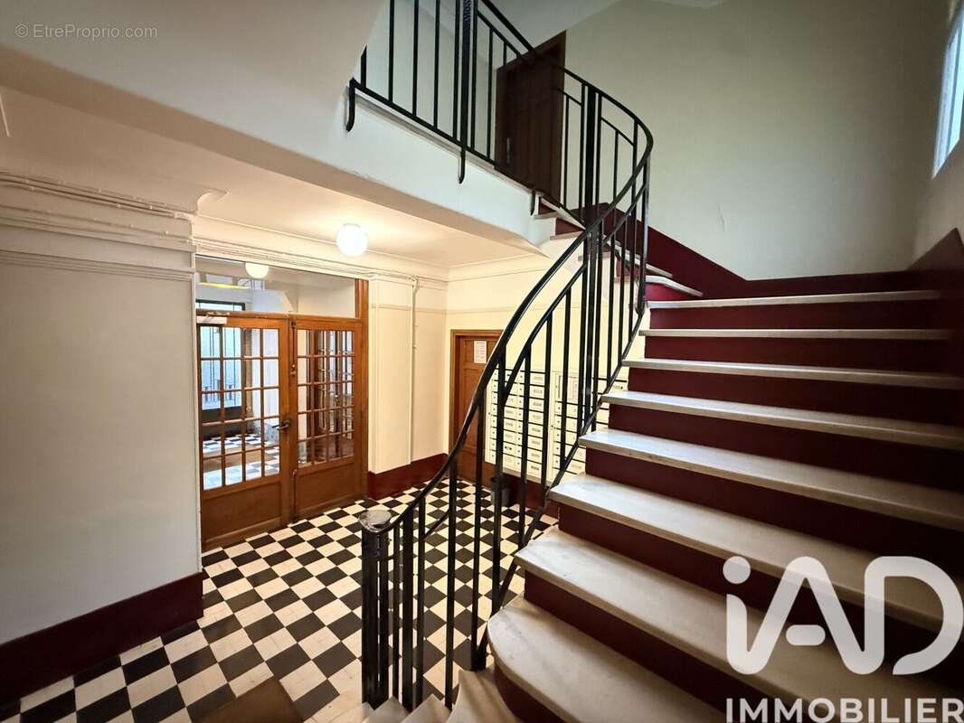 Photo 5 - Appartement à ASNIERES-SUR-SEINE