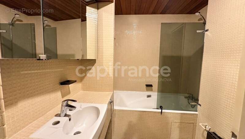 Appartement à PARIS-8E