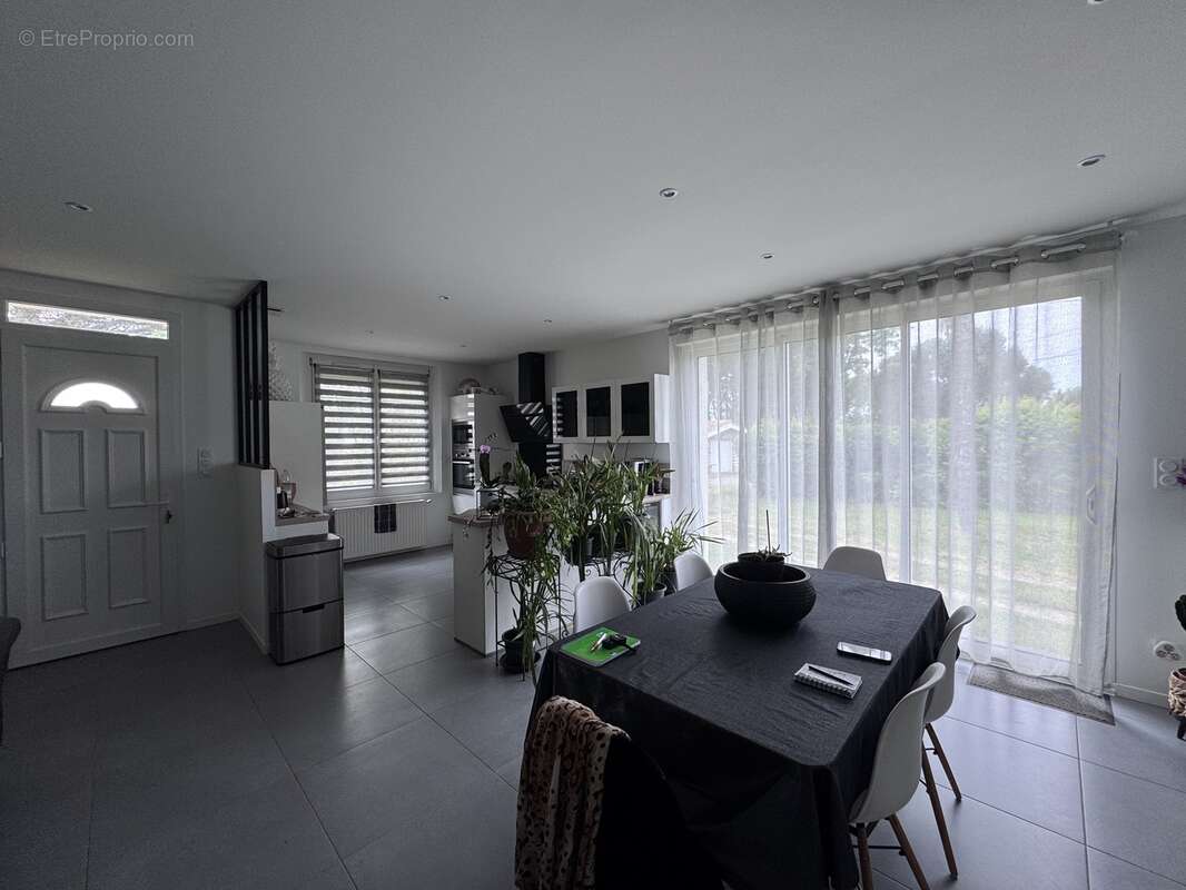 Maison à COUTRAS