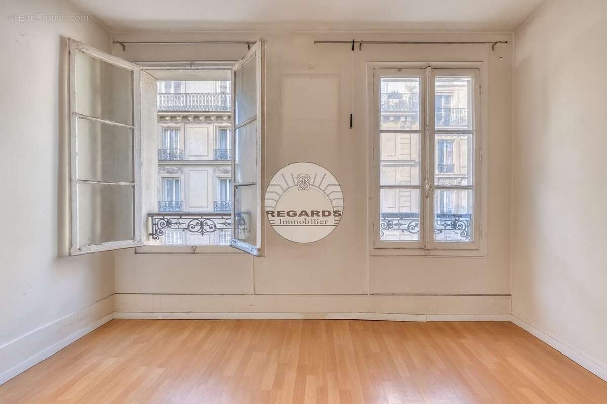 Appartement à PARIS-7E