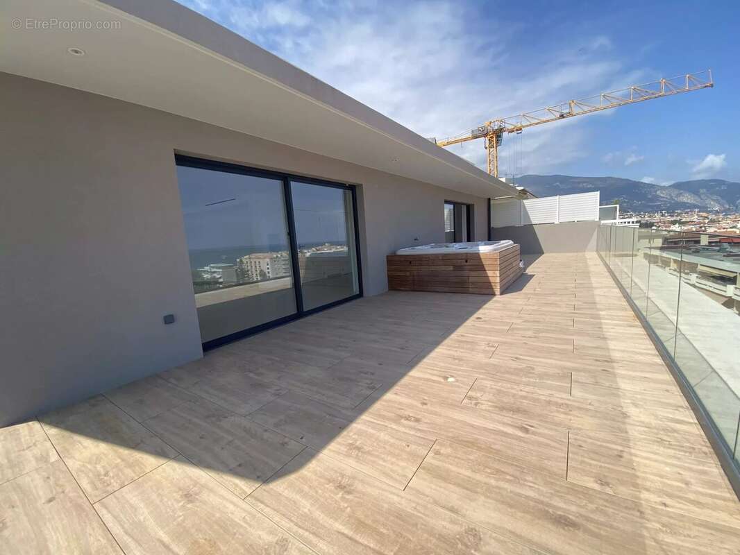 Appartement à ROQUEBRUNE-CAP-MARTIN