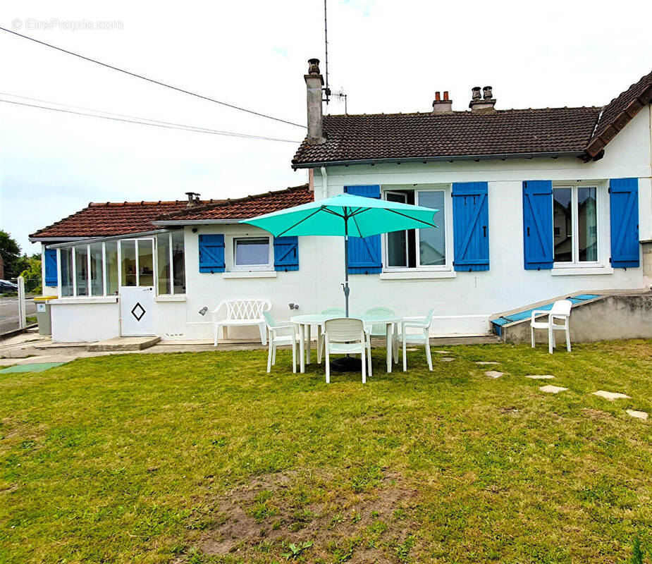 Maison à THOUROTTE