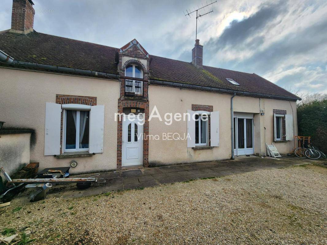 Maison à COURGENAY