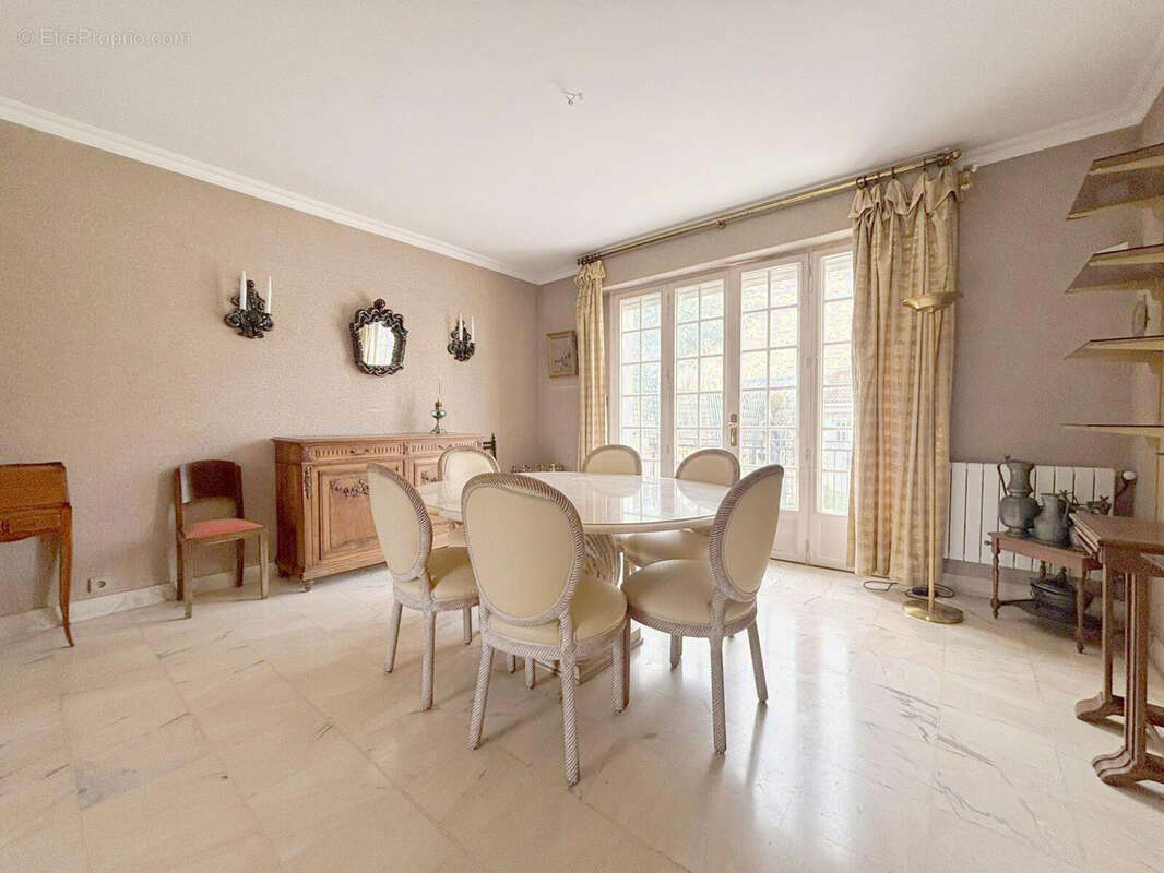 Maison à SAINT-MAUR-DES-FOSSES