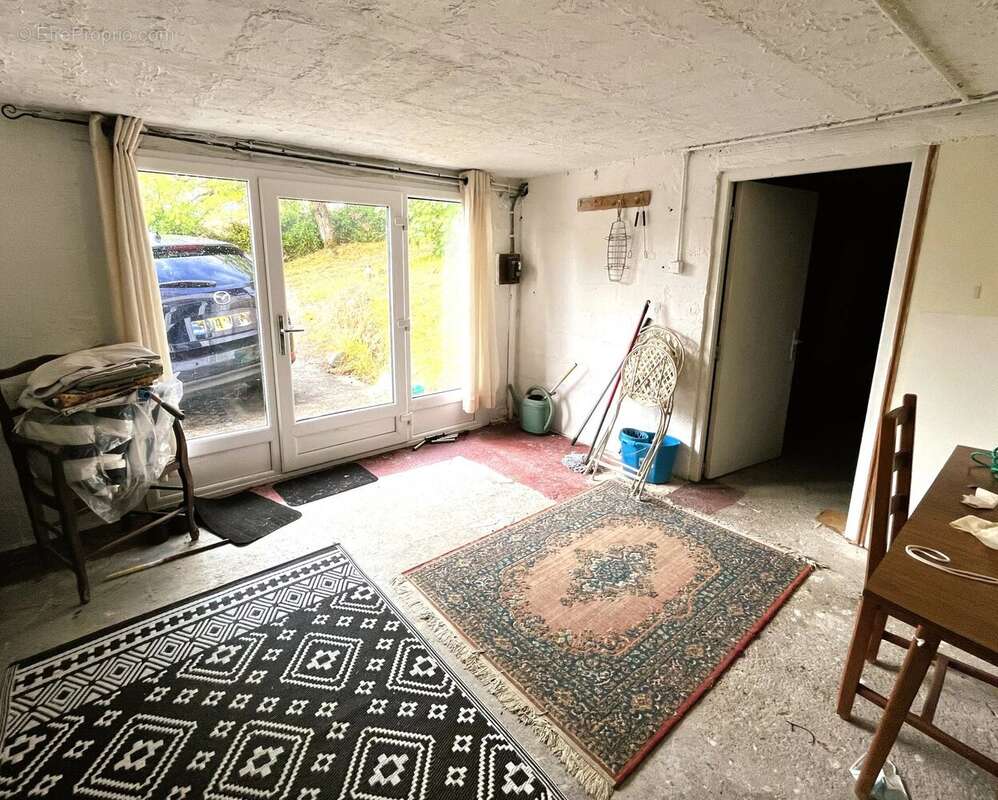 Maison à SALLES-LAVALETTE