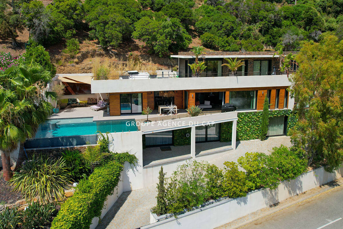 Maison à LES ISSAMBRES