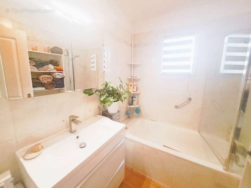 Maison à NANS-LES-PINS