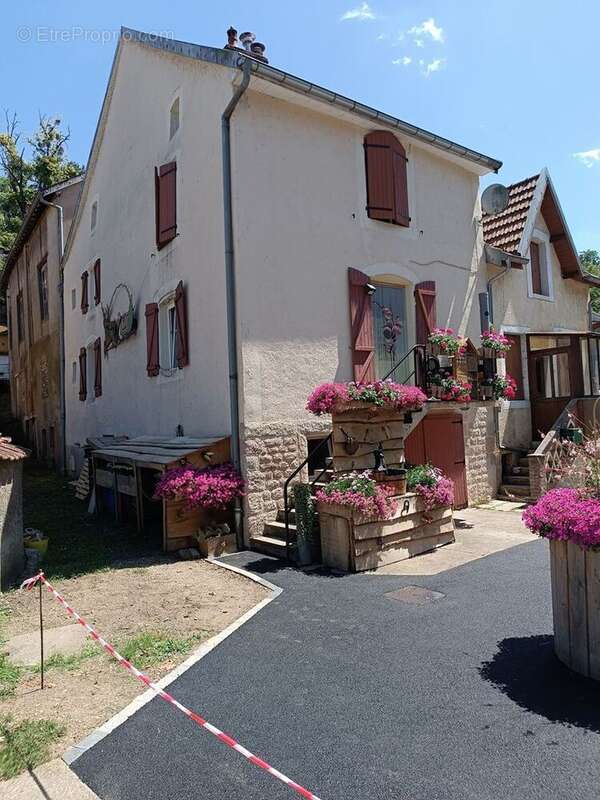 Maison à PORT-SUR-SAONE