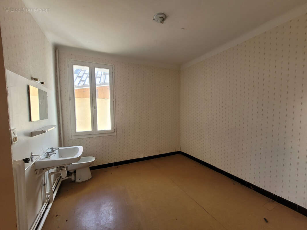 Sublime potentiel de rénovation pour cette maison de village mitoyenne - photo 14