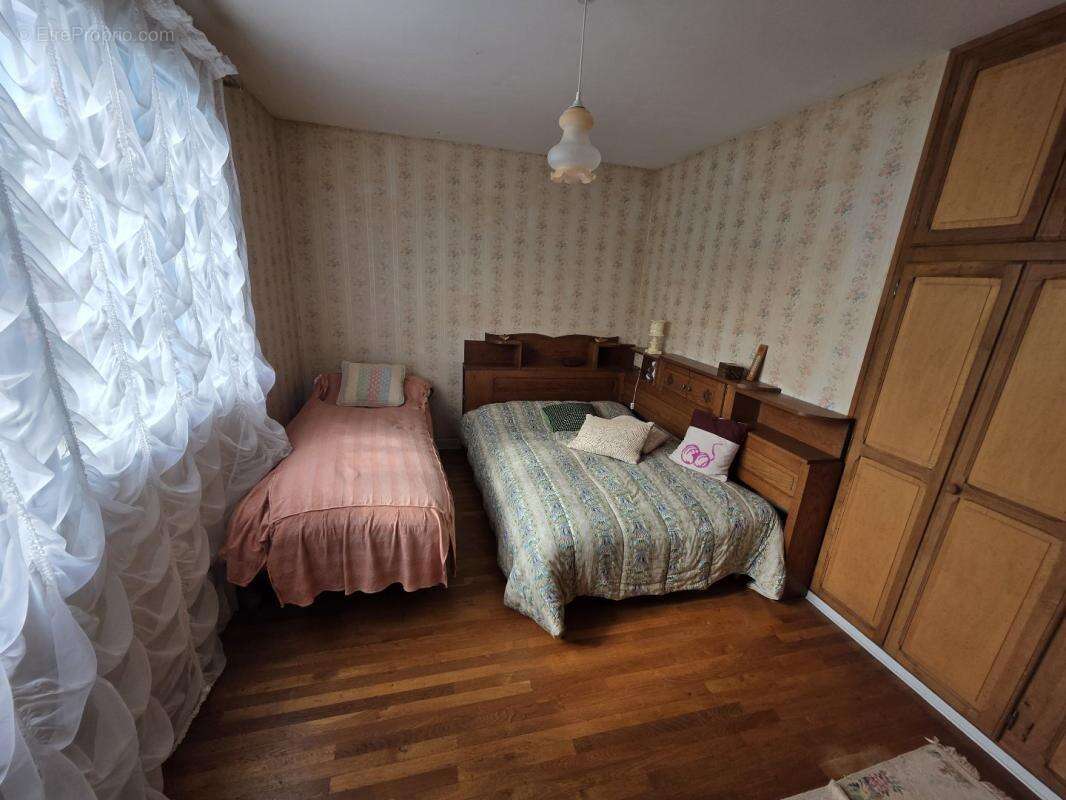 Maison à LIGNAC