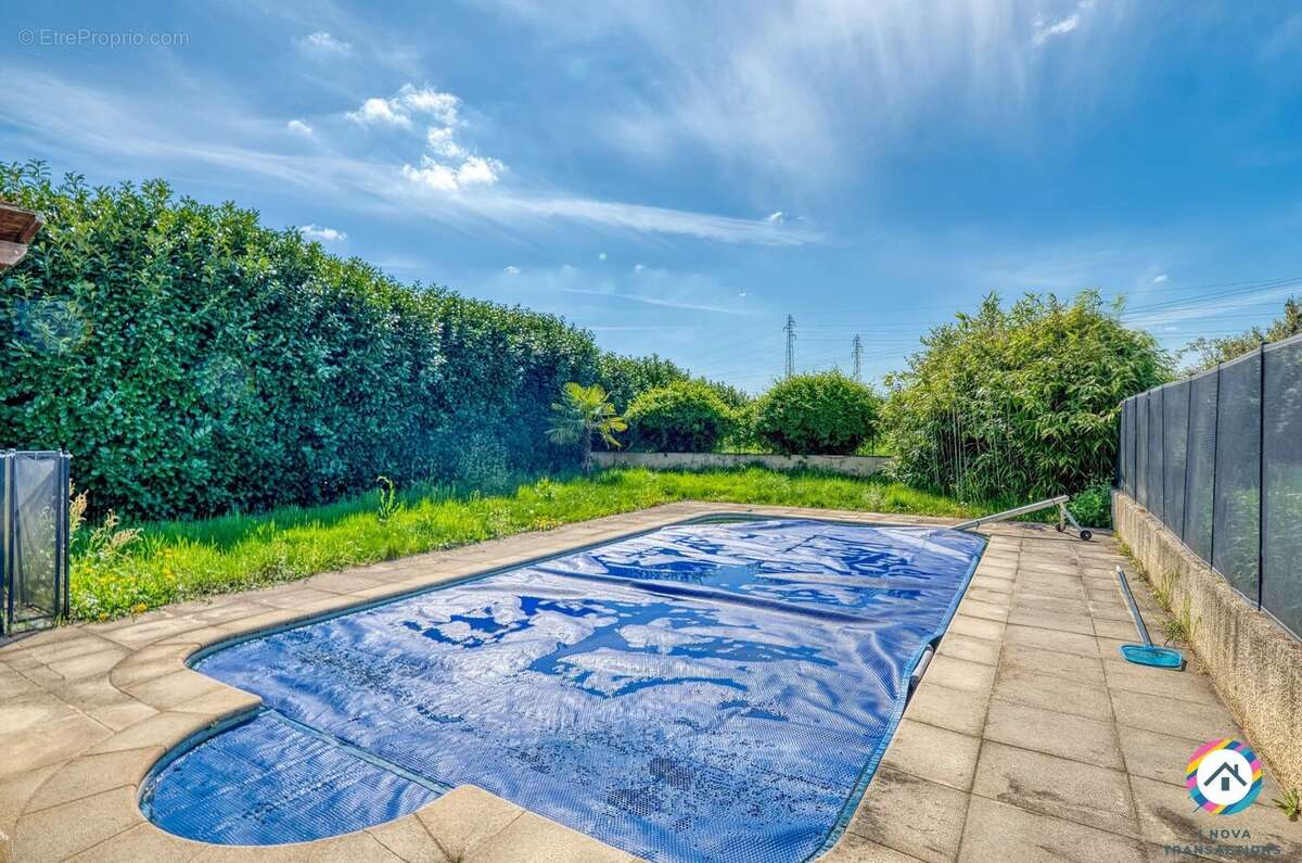 Maison à LA CHAPELLE-DE-GUINCHAY