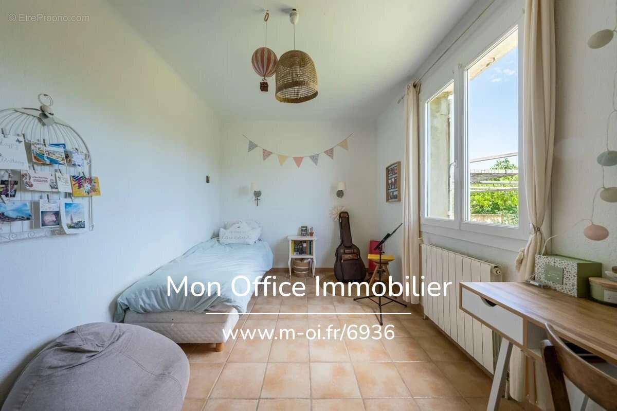 Référence : 6936-AUS - Pertuis - Maison familiale avec dépendance - Jardin et piscine - photo 11