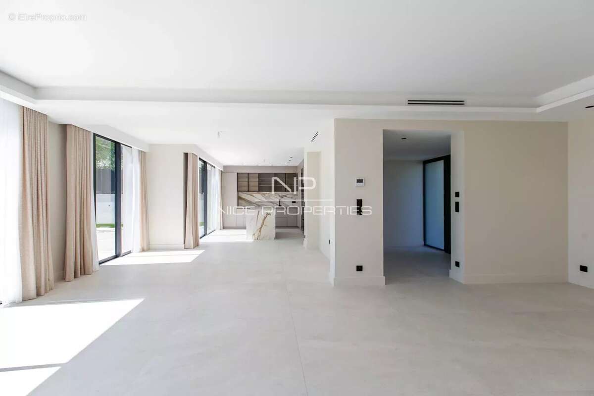 Maison à MOUANS-SARTOUX